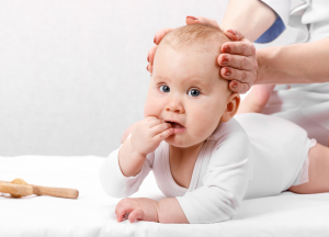 Gdzie przyjmuje skuteczny osteopata dziecięcy?